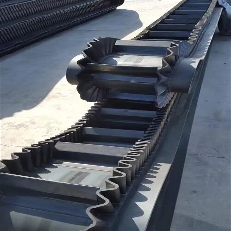 Corrugated Sidewall Conveyor Belt With Labyrinth Seal Design